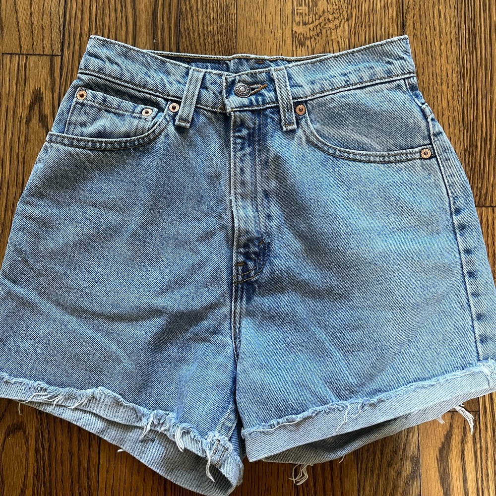 Vintage Levi's Denim Shorts - size 25 (fits size small / also size 26)
